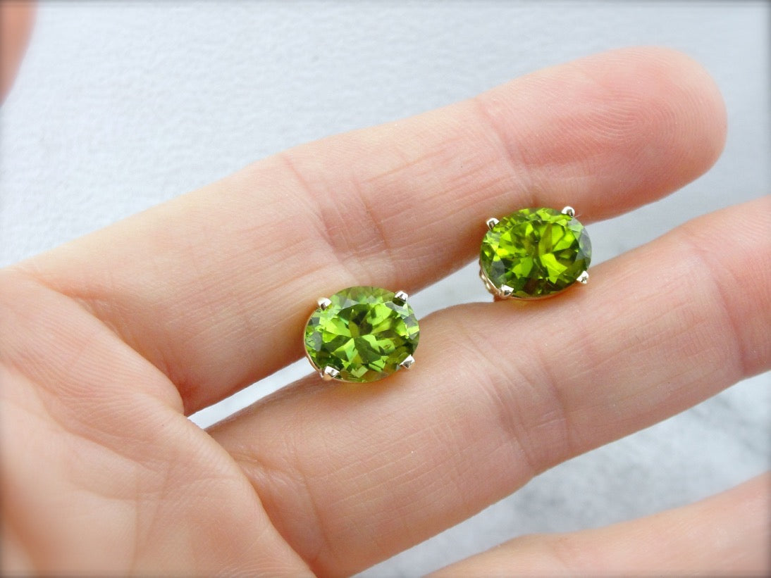 Solid newest 14k Yellow Gold Green Peridot Dangle Stud Earrings