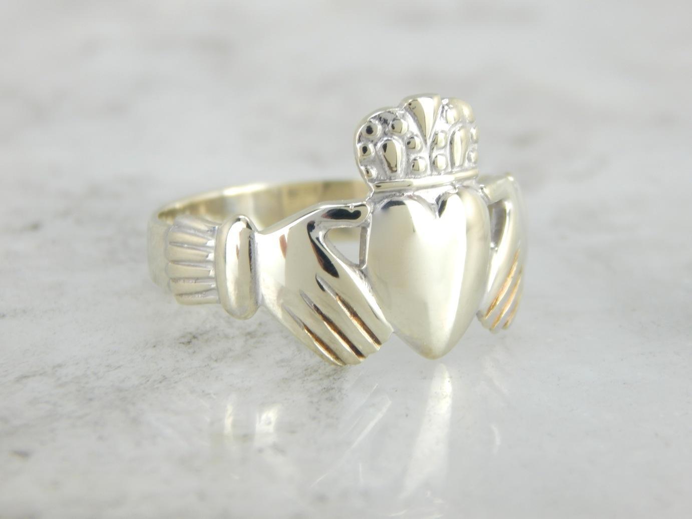 An Irish Wedding Band in White Gold