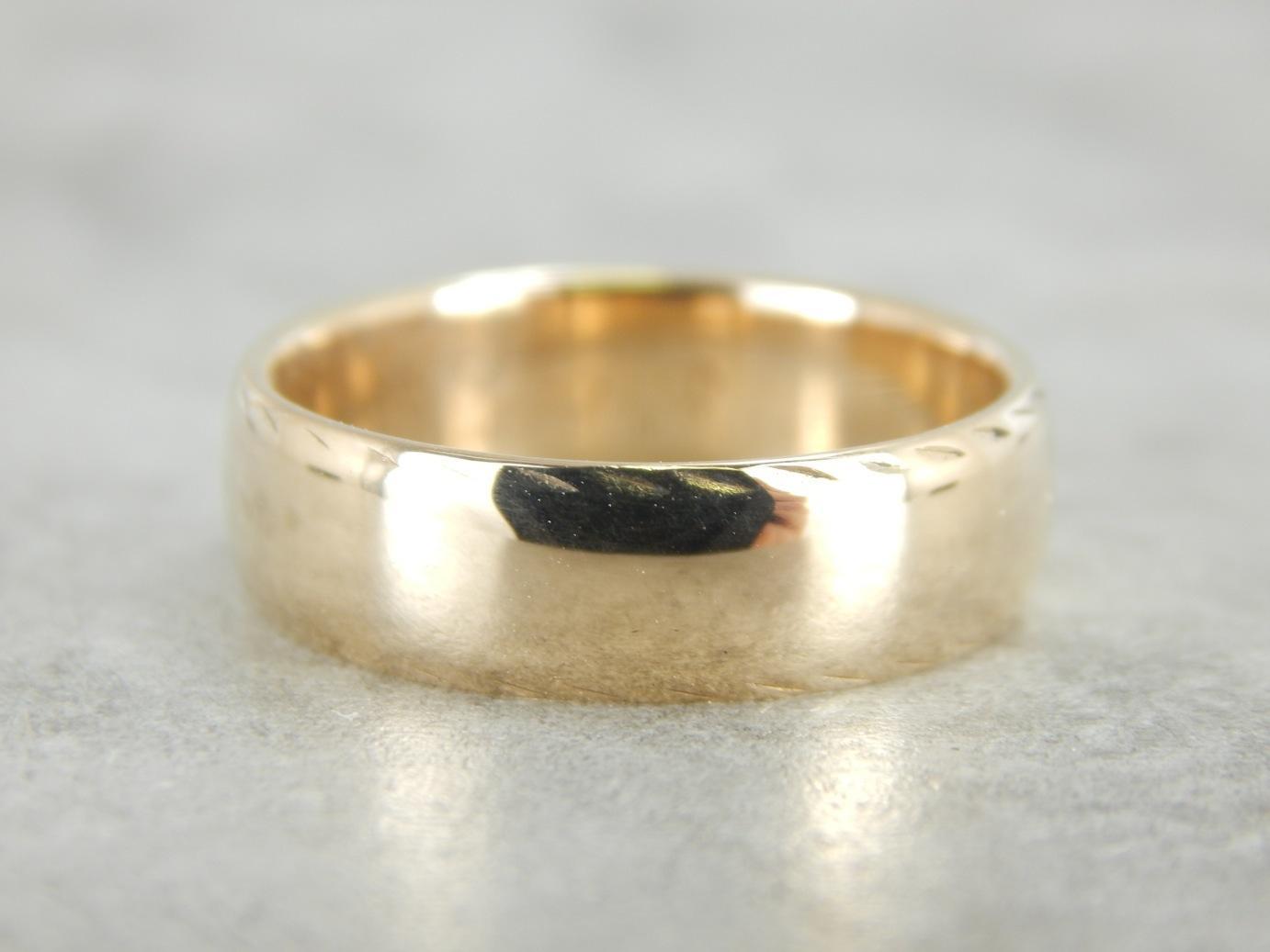 Etched and Polished Fancy Edge Gold Wedding Band