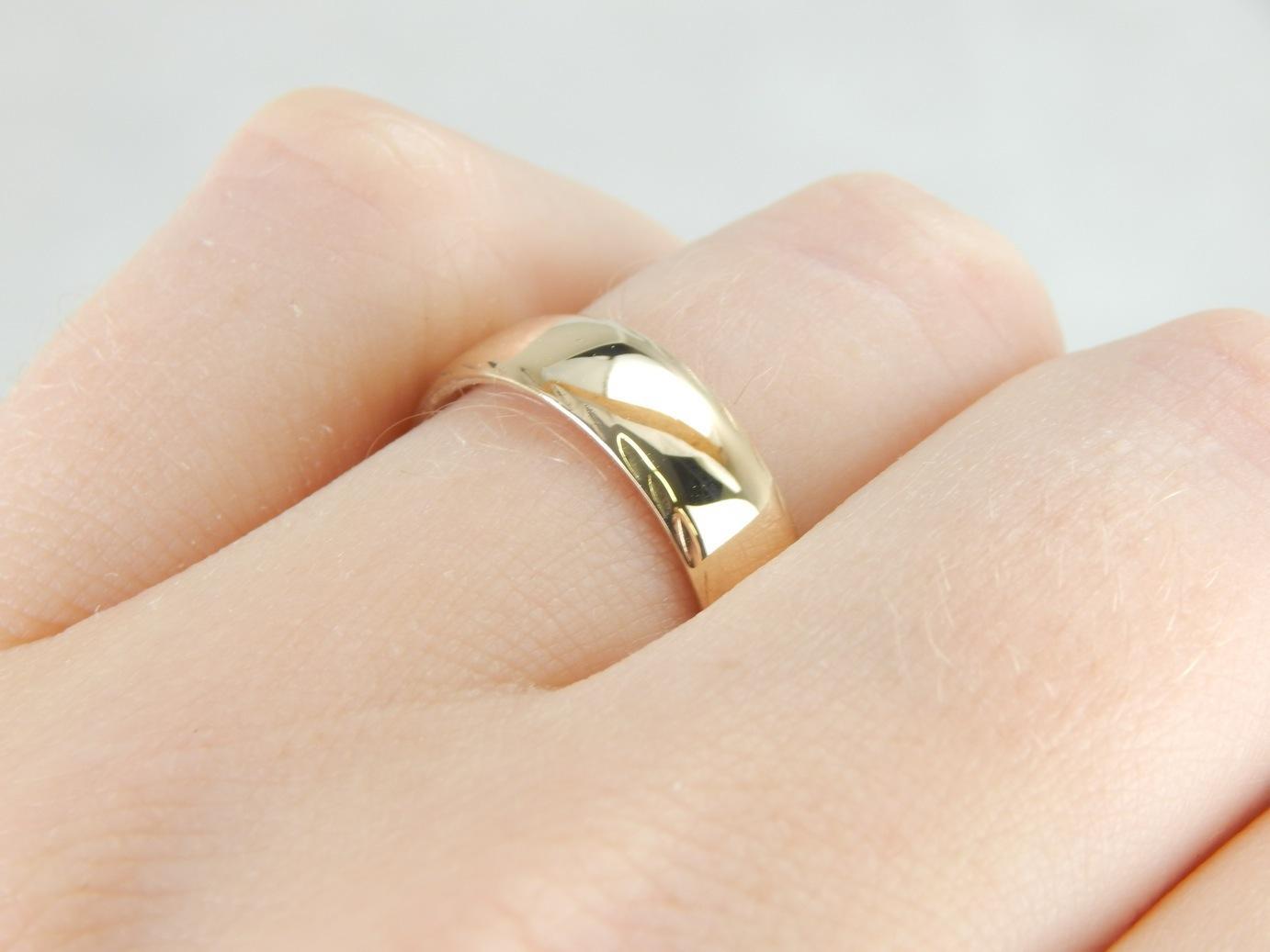 Etched and Polished Fancy Edge Gold Wedding Band