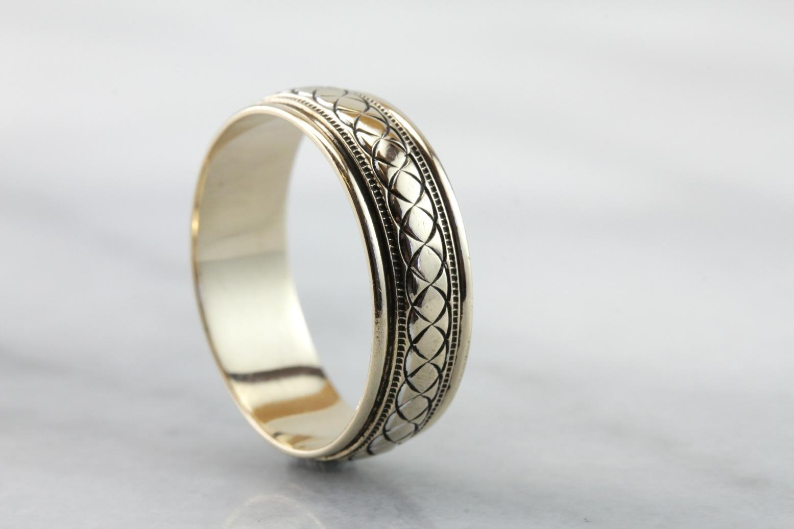 Any Wavelength: Scrolling Unisex Pattern Wedding Band