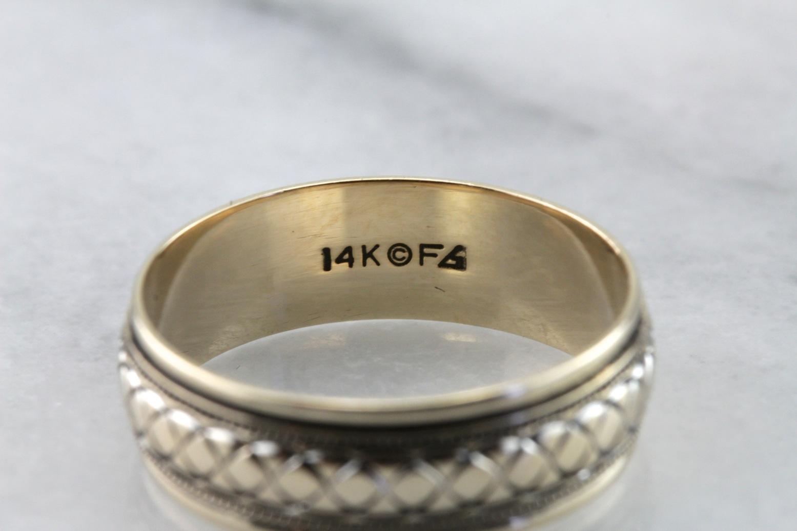 Any Wavelength: Scrolling Unisex Pattern Wedding Band