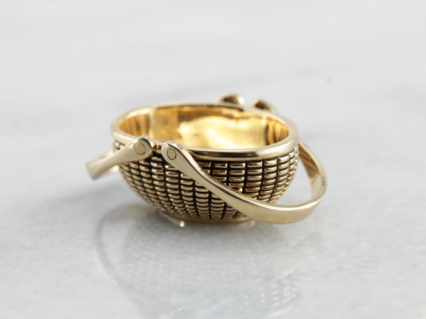 Beautiful Glenaan 14K Gold Nantucket Basket