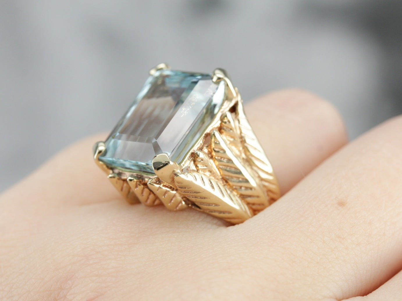 Collectors Quality Aquamarine in Substantial Gold Mounting