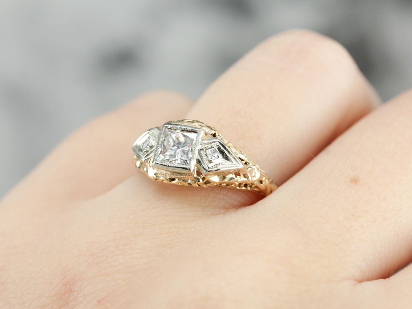Vintage gold filigree ring sales
