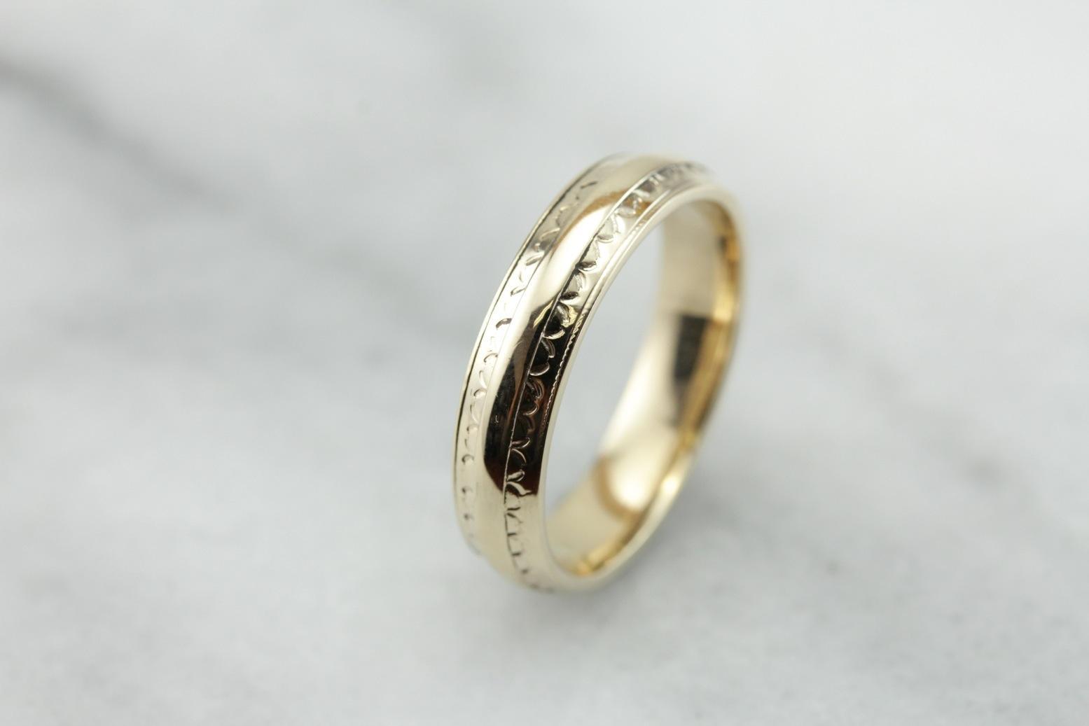 Vintage Yellow Gold Patterned Wedding Band