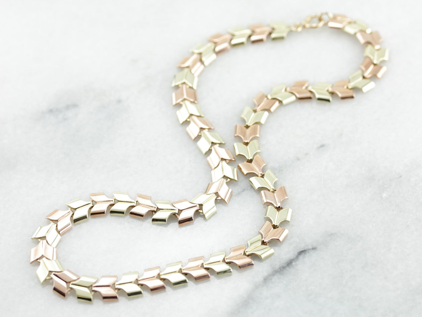 Substantial and Sleek Rose and Green Gold Choker from the Retro Era, with Chevron Motif