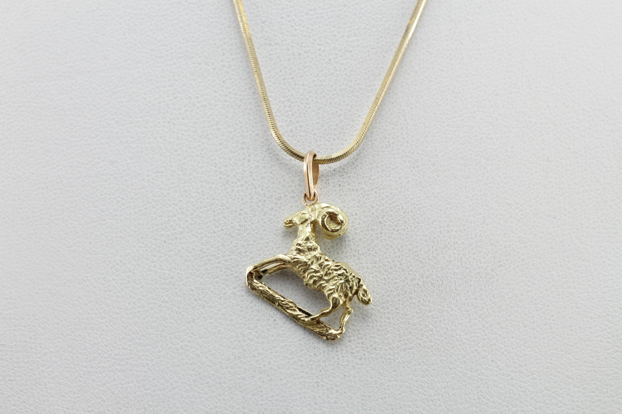 Aries, The Ram, Vintage Ram Layering Pendant or Charm  6UY4F