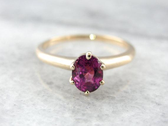 Deep Fuscia Pink Sapphire in Vintage Solitaire Mounting