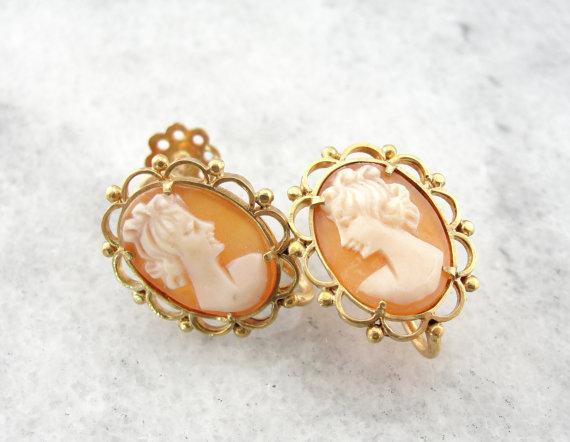 Vintage Cameo Screw Back Earrings