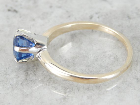 Classic Vintage Solitaire with Immaculate Ceylon Sapphire