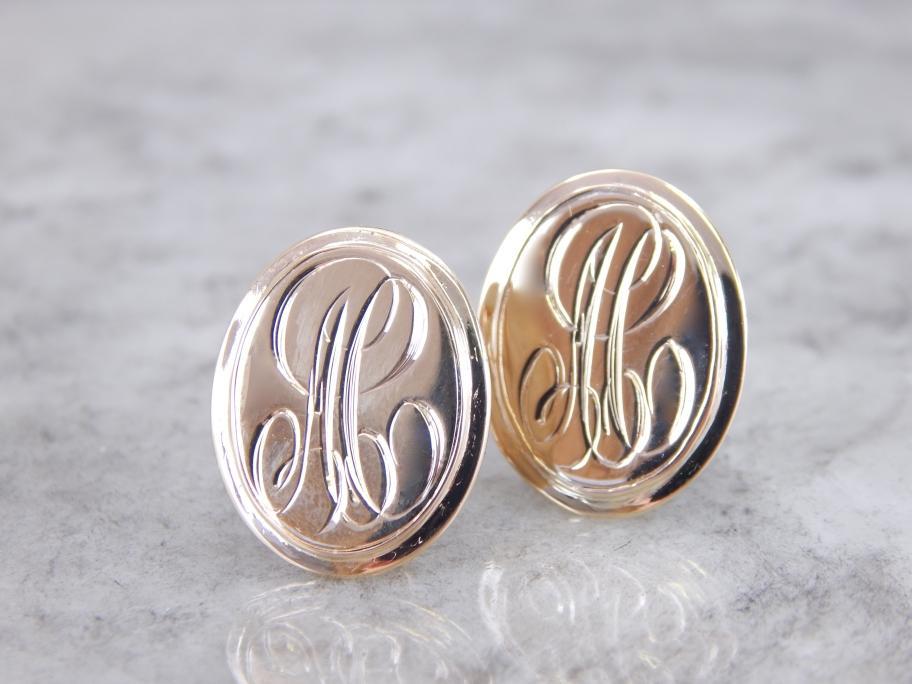 Handsome Monogramed Oval Earrings with Lovely Pattern