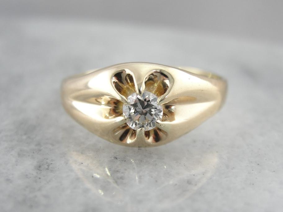 Vintage Belcher Set Engagement Ring in Gold and Diamond