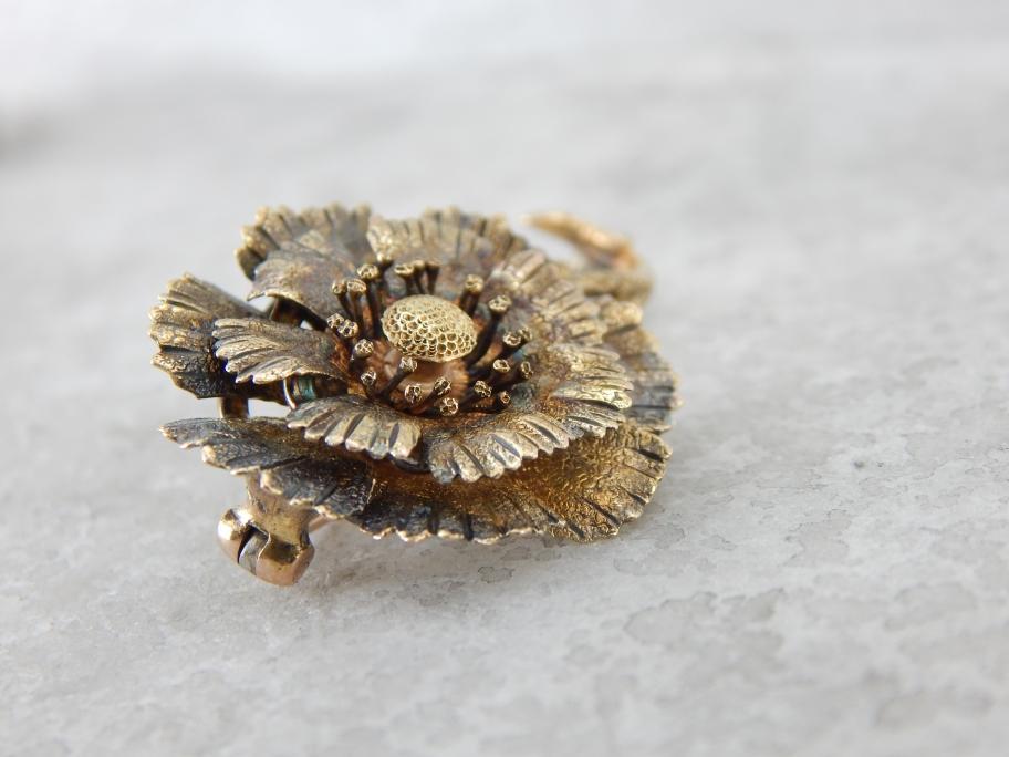 Antique Textured Green and Yellow Gold Daisy Brooch