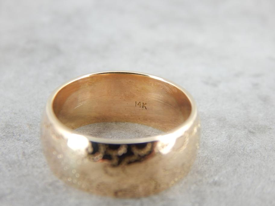 Cloud Patterned Gold Band with Perfect Texture